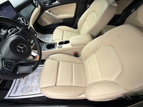 Used 2020 Mercedes-Benz GLA 250 w/ Convenience Package image 9