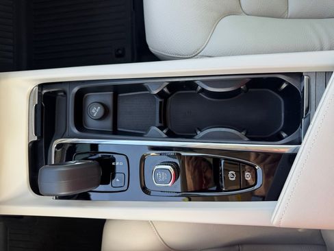 Certified 2023 Volvo XC60 T8 Plus w/ Climate Package AWD/4WD image 20
