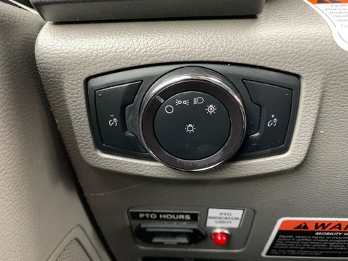 Used 2019 Ford F550 4x4 SuperCab Super Duty image 23