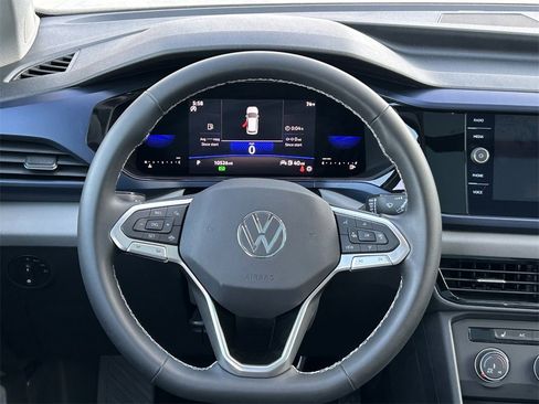 Used 2022 Volkswagen Taos SE image 33