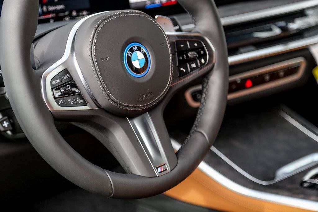 Used 2026 BMW X5 xDrive50e w/ M Sport Package AWD/4WD image 12
