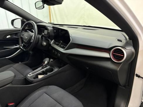Used 2024 Chevrolet Trax RS w/ Driver Confidence Package FWD image 24