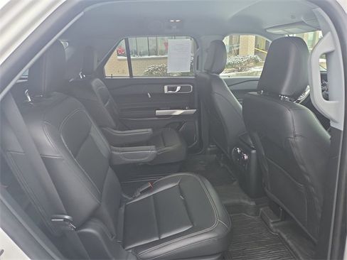 Certified 2022 Ford Explorer XLT w/ Equipment Group 202A image 20