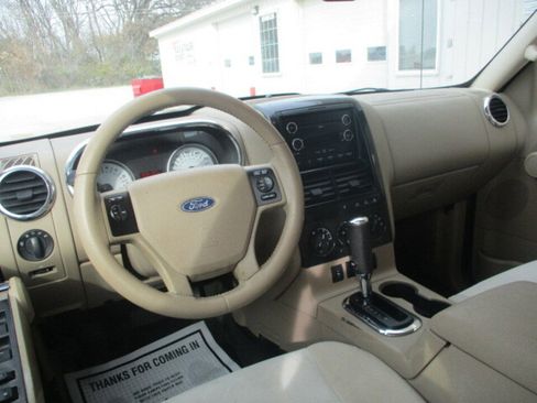 Used 2010 Ford Explorer Sport Trac XLT image 8