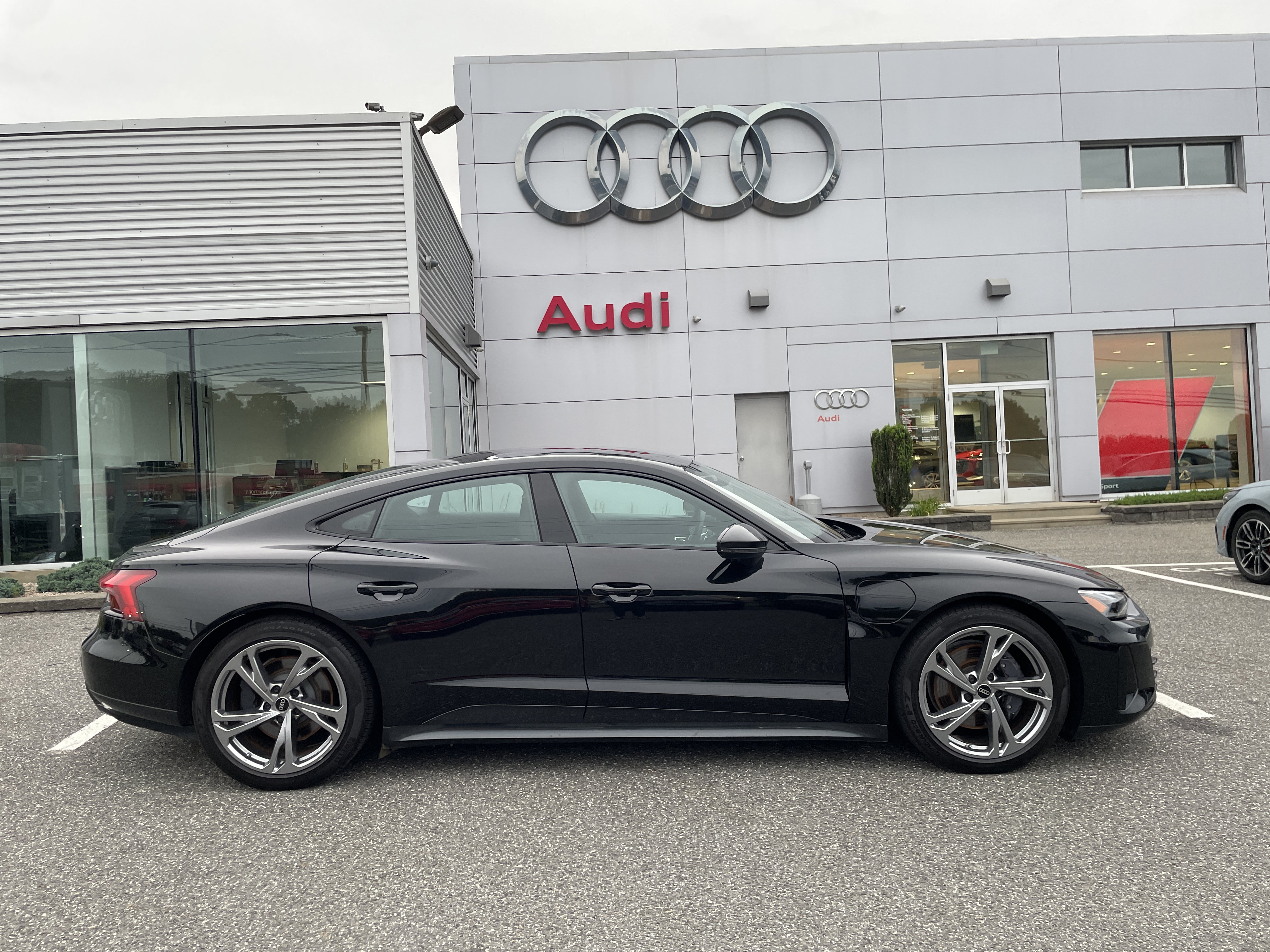 Certified 2024 Audi e-tron GT Premium Plus AWD/4WD image 3