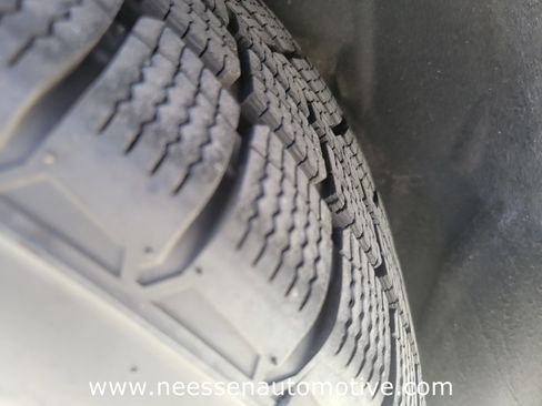 Used 2020 Ford Edge SEL image 32