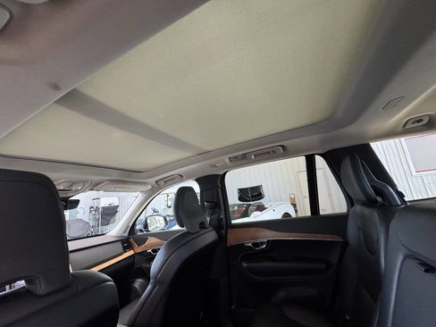 Used 2024 Volvo XC90 B6 Core w/ Protection Package Premier image 31