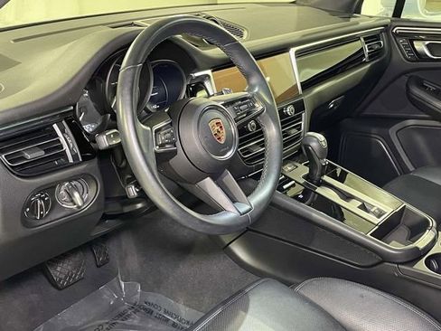 Used 2024 Porsche Macan image 4