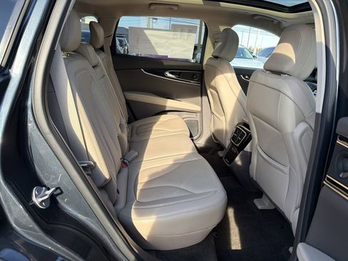 Certified 2022 Lincoln Nautilus Reserve w/ Equipment Group 201A image 17