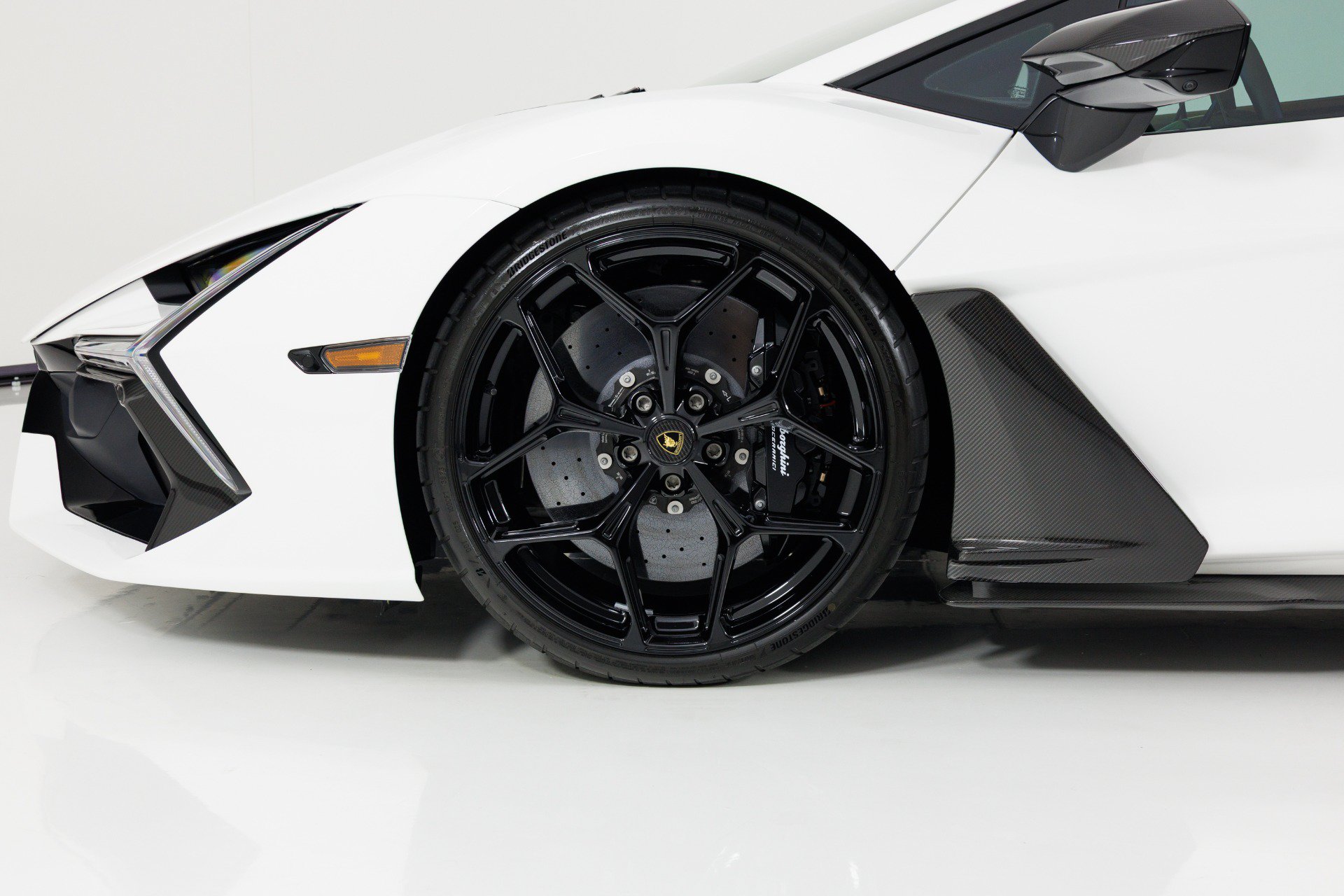 Used 2024 Lamborghini Revuelto AWD/4WD image 11
