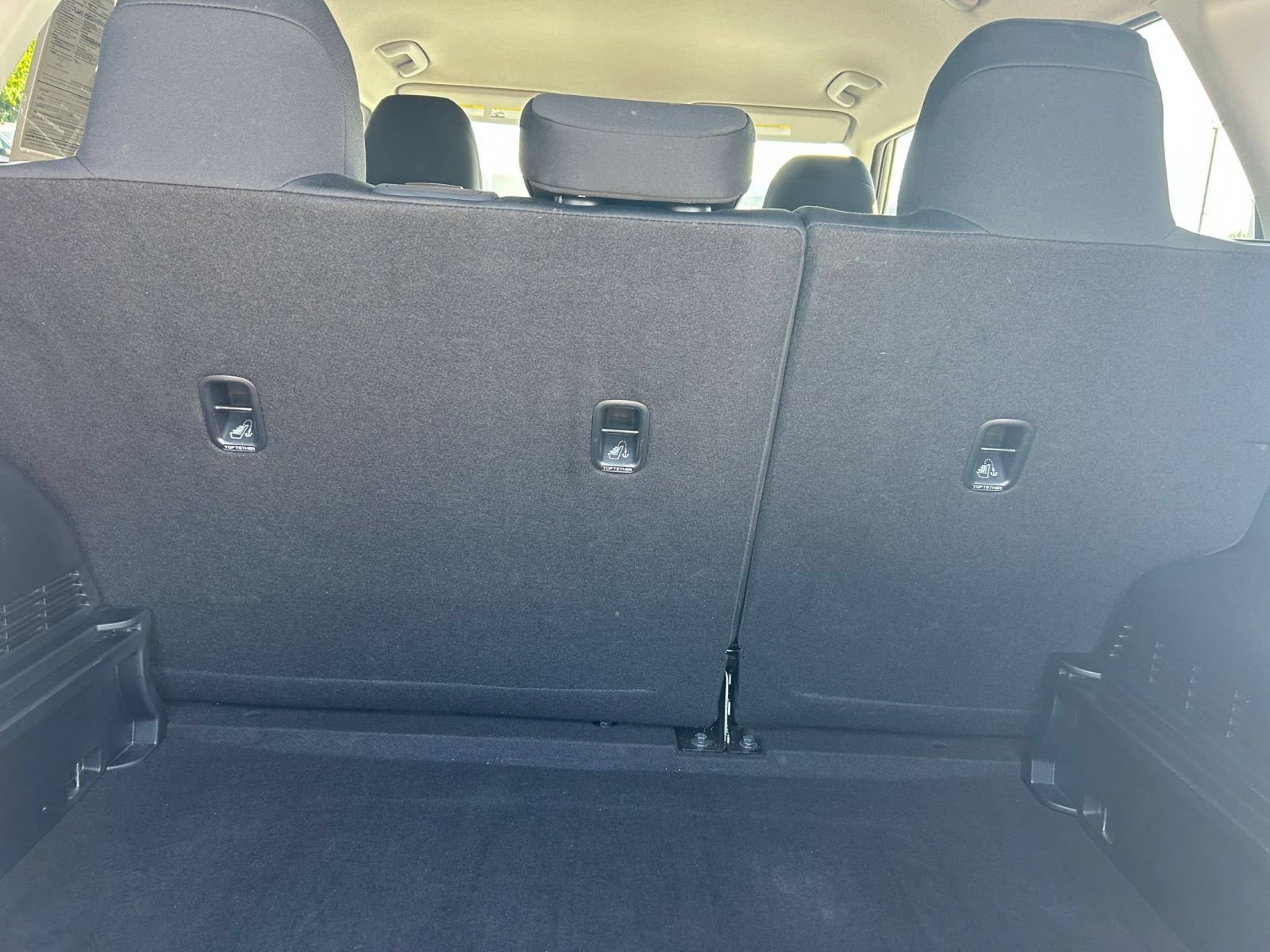 Used 2025 Kia Soul LX w/ LX Technology Package FWD image 25