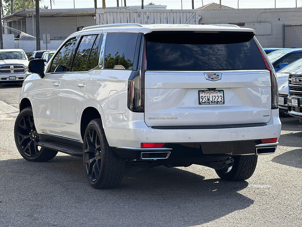 Used 2022 Cadillac Escalade Premium Luxury AWD/4WD image 1