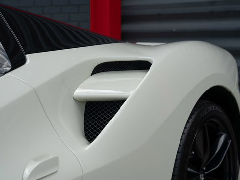 Used 2018 Ferrari 488 Spider RWD image 11