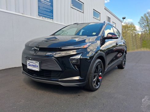 Used 2023 Chevrolet Bolt EUV LT w/ Comfort Package FWD image 1