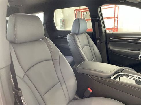 Used 2024 Buick Enclave Premium image 15