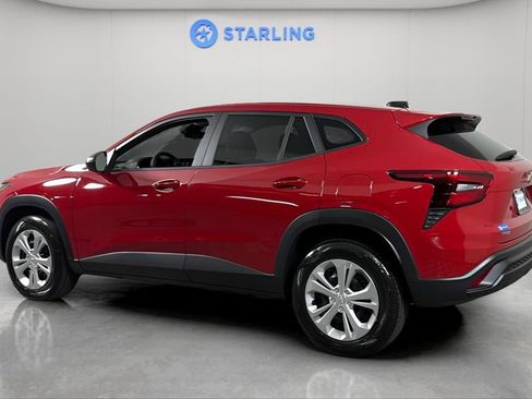 Certified 2026 Chevrolet Trax LS FWD image 4
