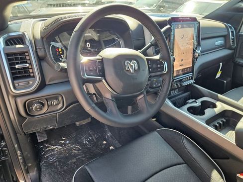 New 2026 RAM 2500 Laramie AWD/4WD image 13