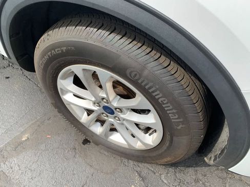 Used 2022 Ford Escape SE w/ Cold Weather Package image 10