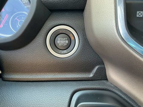 Used 2022 RAM 5500 Laramie AWD/4WD image 19