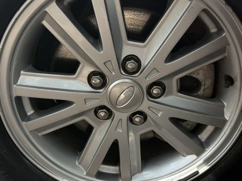 Used 2007 Ford Mustang Premium RWD image 34
