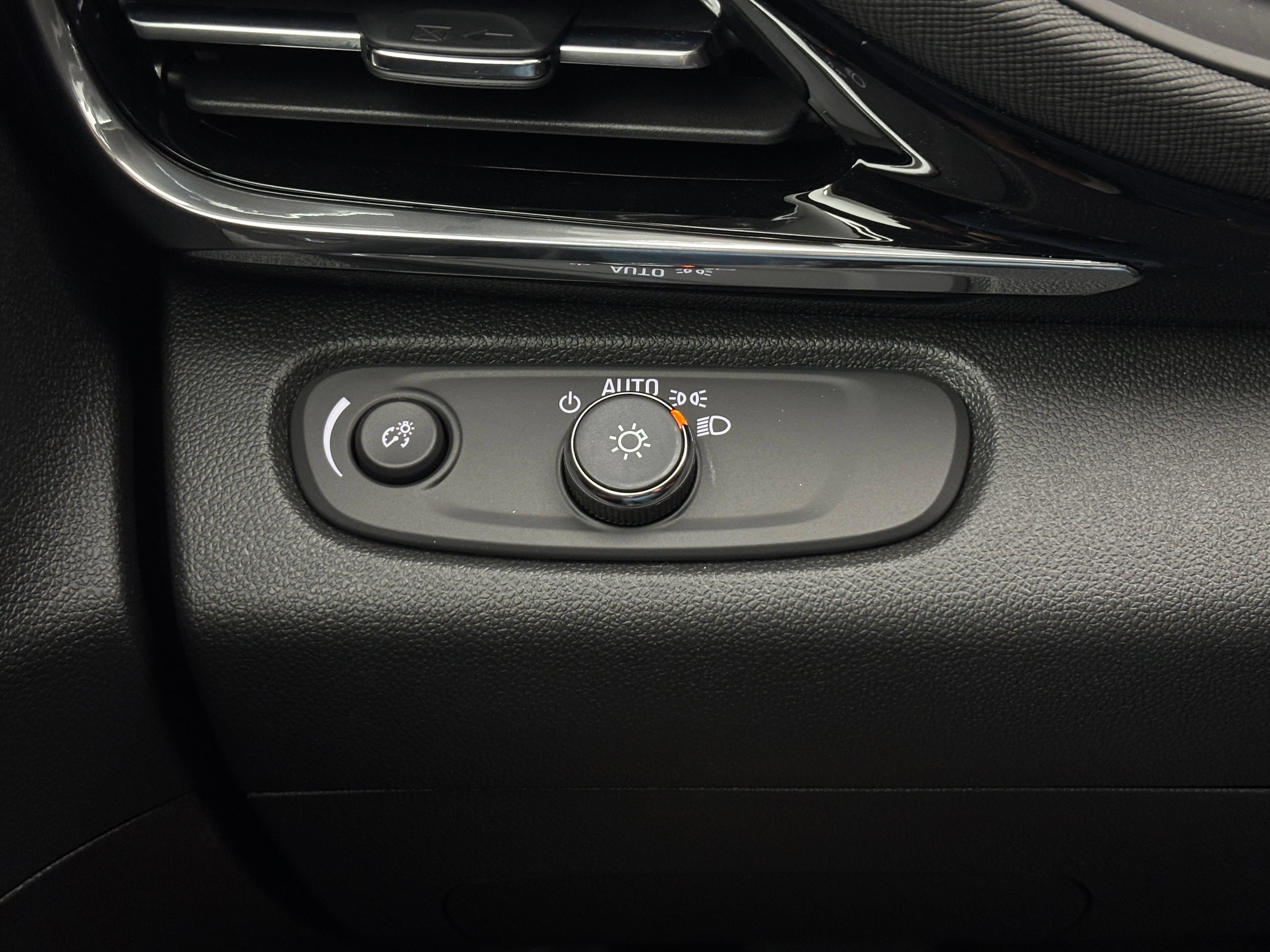New 2026 Buick Envista Sport Touring w/ Convenience I Package FWD image 22