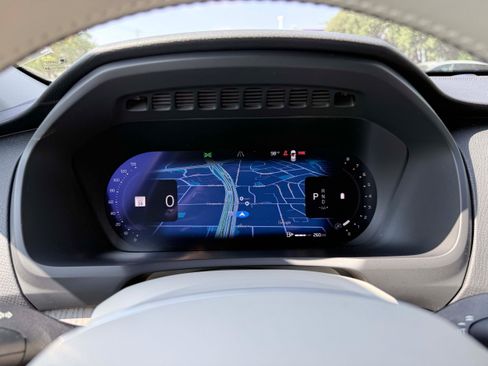 Certified 2024 Volvo XC90 B6 Plus AWD/4WD image 16