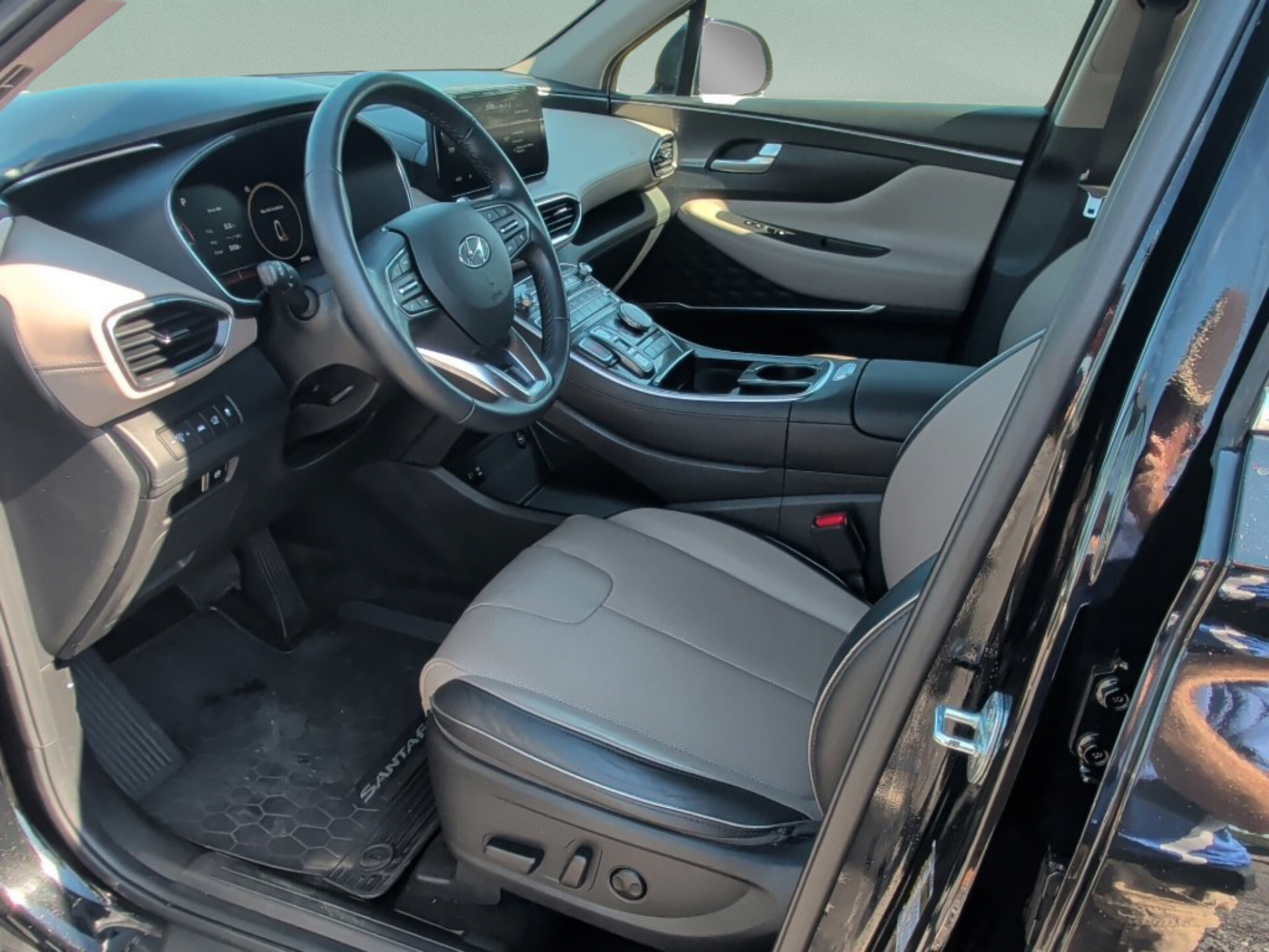 Used 2022 Hyundai Santa Fe SEL w/ Convenience + Premium Package FWD image 32