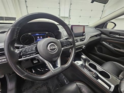 Used 2023 Nissan Altima 2.5 SR image 10