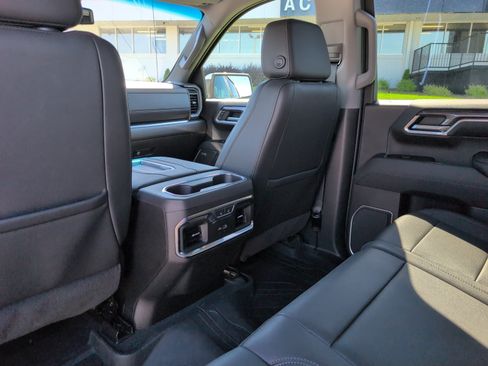Used 2022 Chevrolet Silverado 1500 LTZ w/ LTZ Convenience Package II AWD/4WD image 20