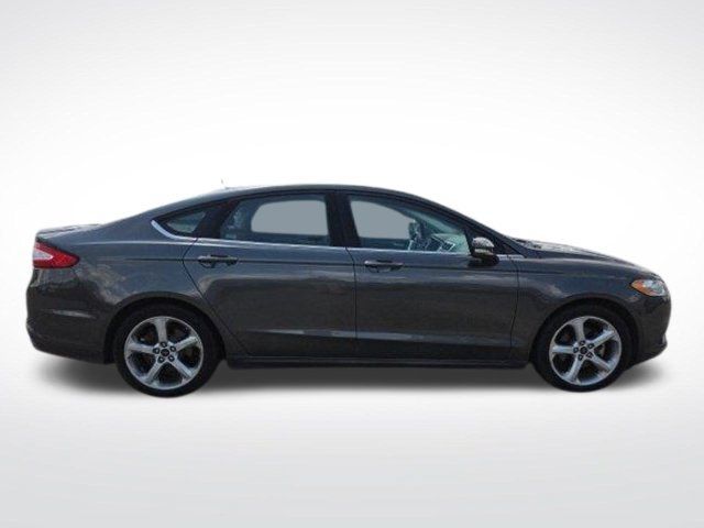 Used 2016 Ford Fusion SE w/ Equipment Group 201A FWD image 11