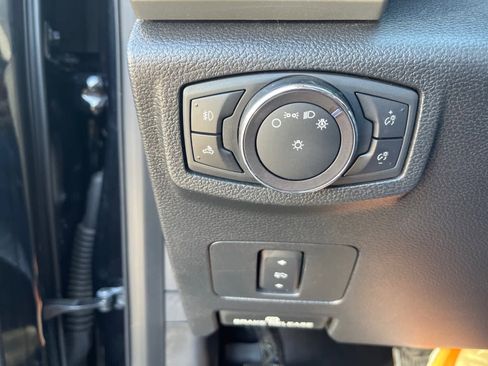 Used 2019 Ford F250 Lariat image 17