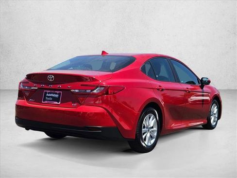 Used 2025 Toyota Camry LE FWD image 5