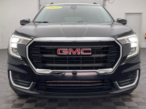Used 2022 GMC Terrain SLE w/ Driver Convenience Package FWD image 14