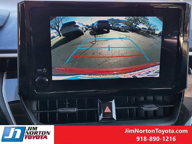 Used 2025 Toyota Corolla LE FWD image 18