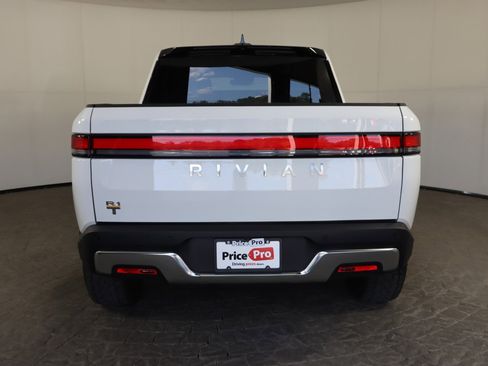 Used 2022 Rivian R1T Adventure image 8