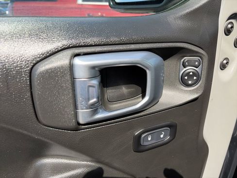 Used 2022 Jeep Gladiator Mojave w/ Auxiliary Switch Group AWD/4WD image 19