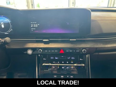 Used 2024 Kia Carnival SX FWD image 3