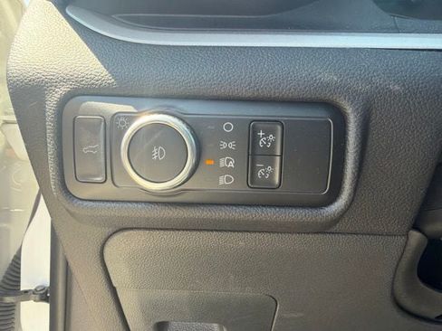 Used 2023 Ford Explorer XLT w/ Equipment Group 202A AWD/4WD image 8