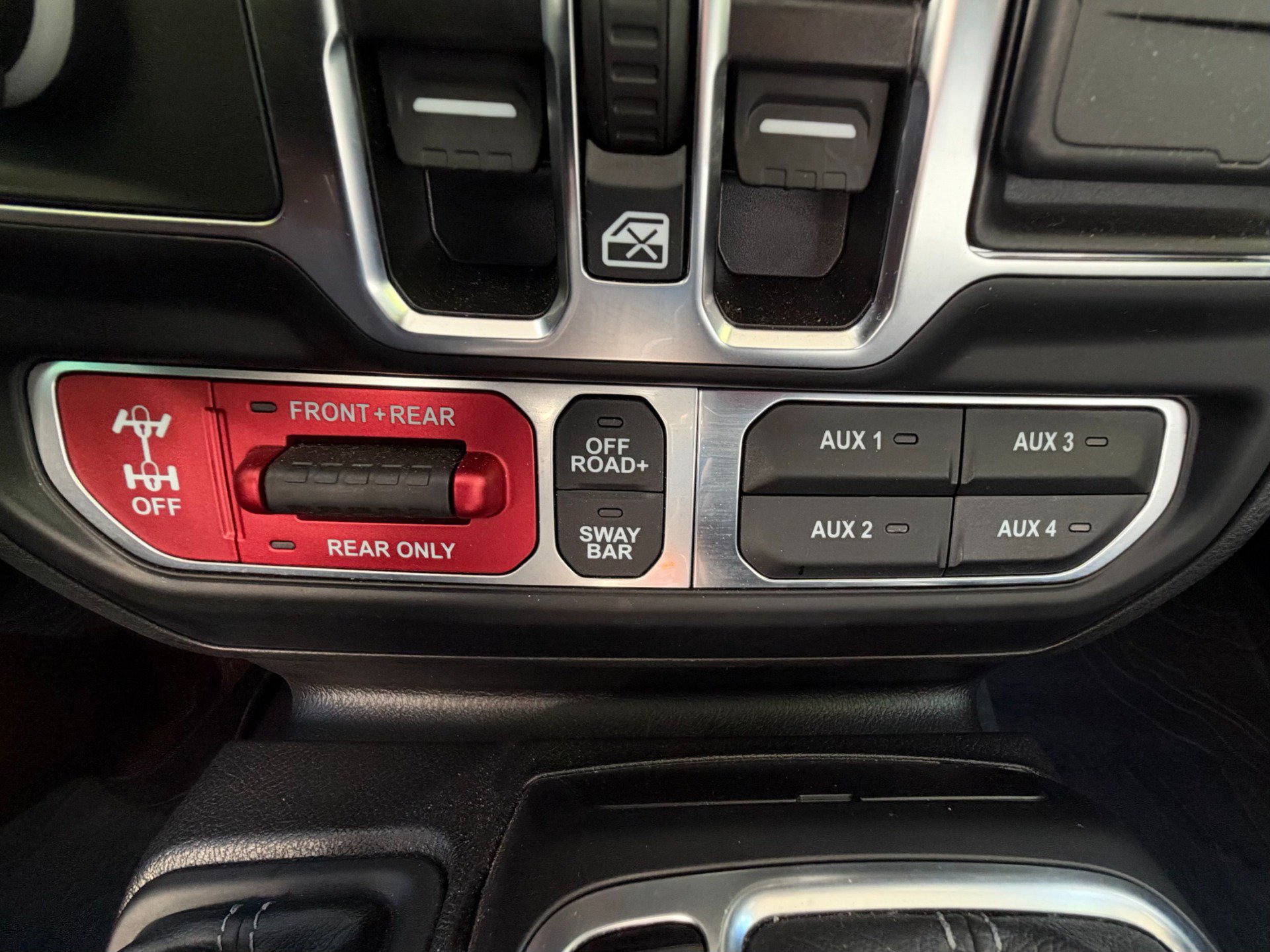 Used 2024 Jeep Wrangler Unlimited Rubicon AWD/4WD image 34