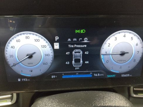 Used 2025 Hyundai Elantra SEL FWD image 23