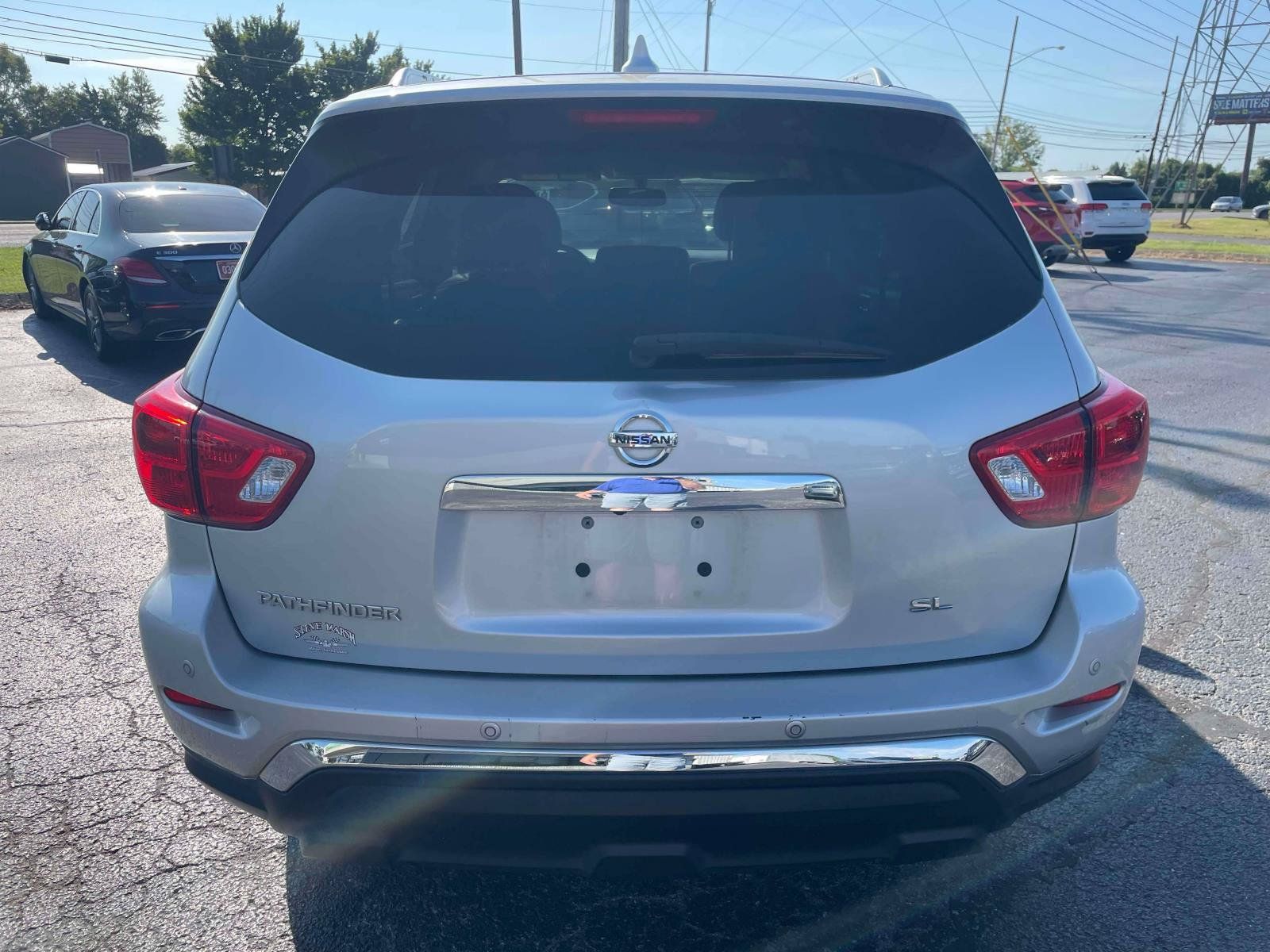 Used 2019 Nissan Pathfinder SL FWD image 7