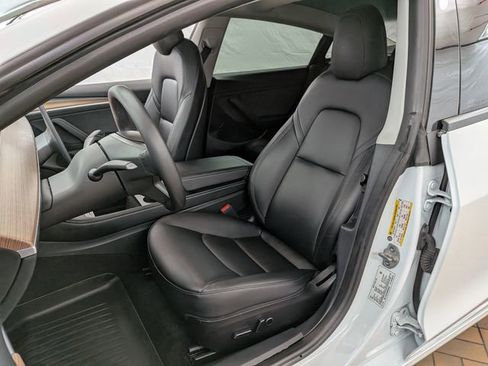 Used 2022 Tesla Model 3 Performance image 13