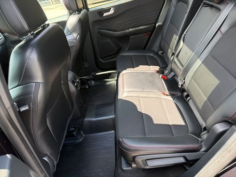 Used 2025 Ford Escape ST-Line w/ Tech Pack #1 FWD image 16