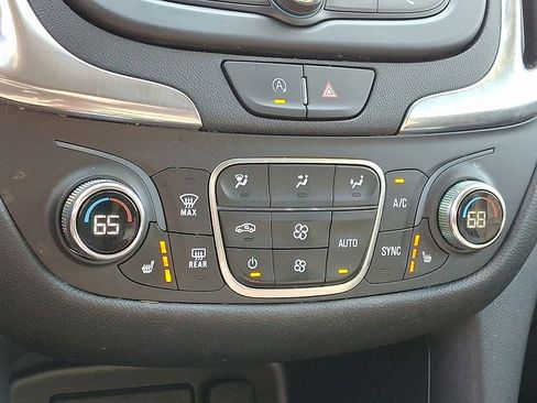 Used 2023 Chevrolet Equinox LT image 16