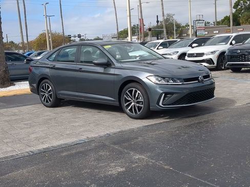 New 2026 Volkswagen Jetta SE FWD image 2