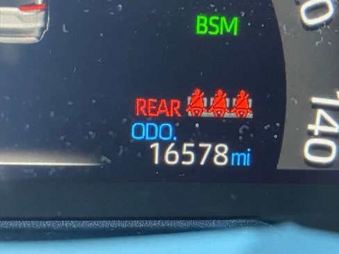 Used 2024 Toyota RAV4 SE image 31