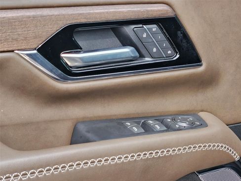 Used 2025 GMC Yukon Denali Ultimate w/ LPO, Floor Liner Package AWD/4WD image 23
