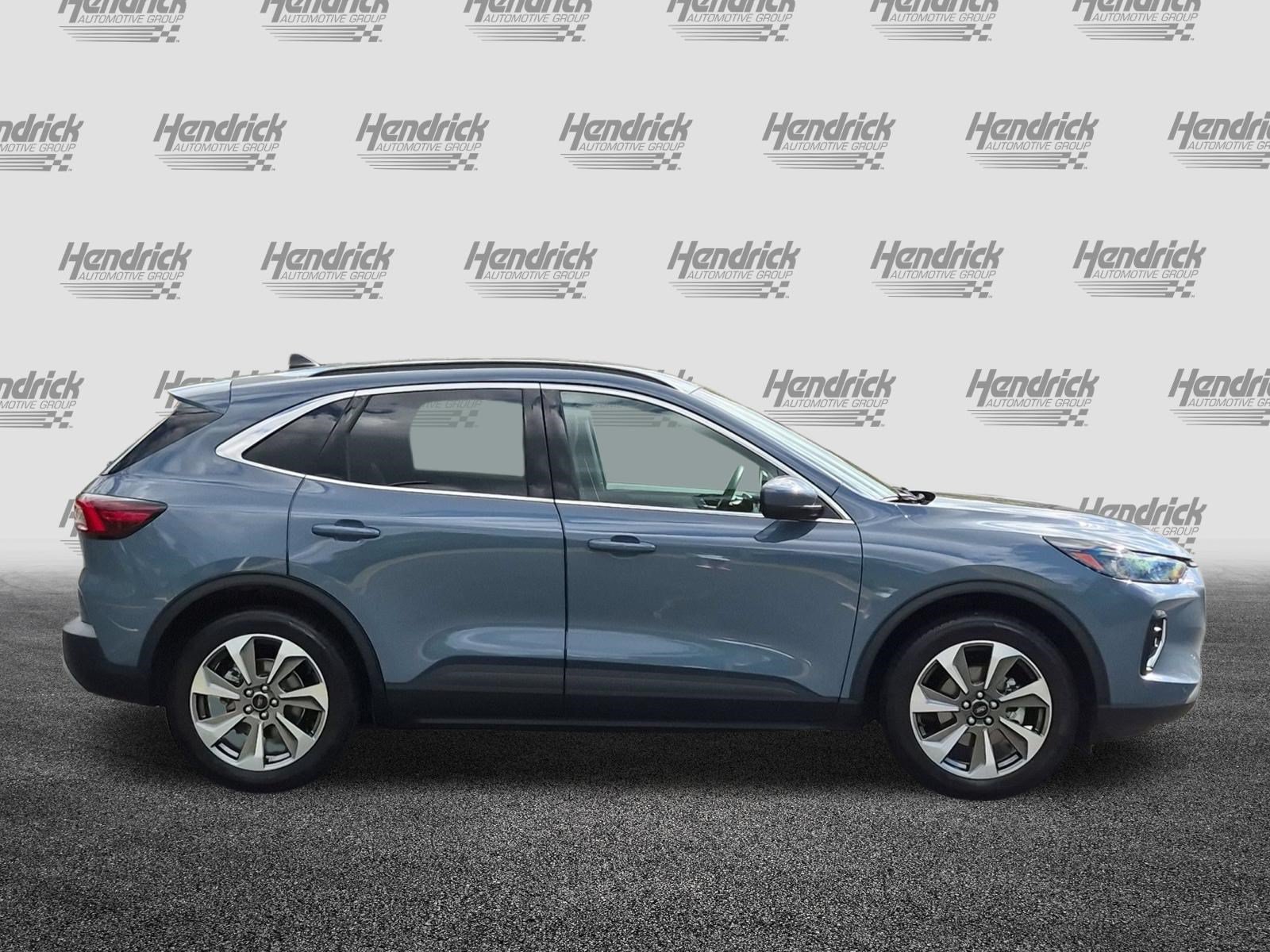 Used 2023 Ford Escape Platinum w/ Class II Trailer Tow Package AWD/4WD image 11