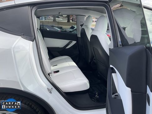 Used 2021 Tesla Model Y Long Range image 50