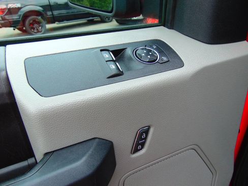 Used 2019 Ford F150 XL w/ XL Power Equipment Group AWD/4WD image 8